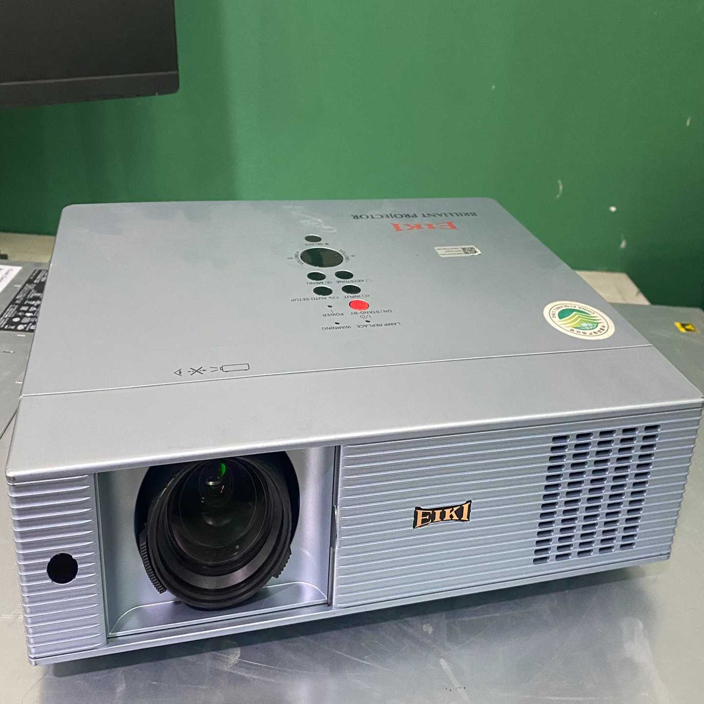 EIKI爱其LC-XB43i高清原装进口投影4500流{议价}