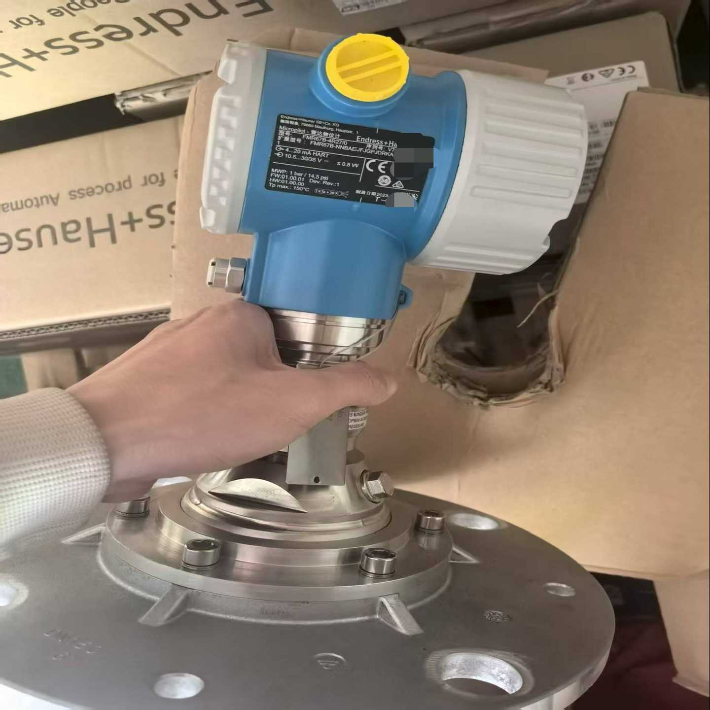 询价全新EH雷达液位计FMR60B-ERC3/0，4-20mA