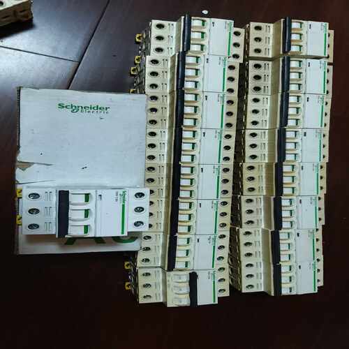 Schneider/断路器，IC65N-C20A/3P~询价