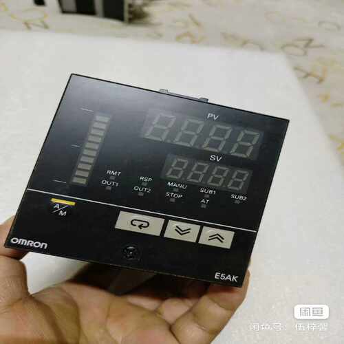 温控 E5AK-AA2B，未使用过，无包装及其它配~询价