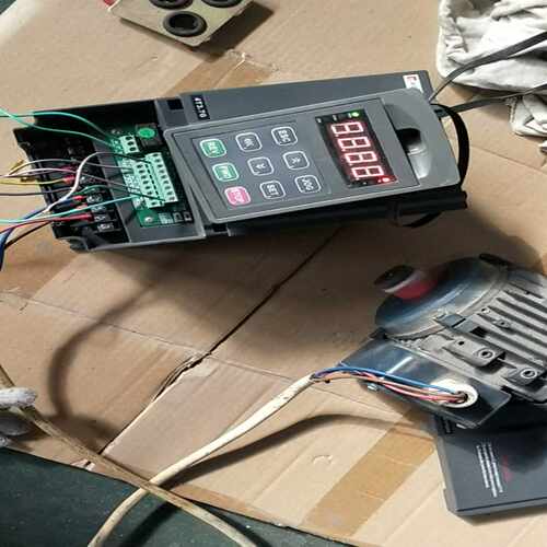 （霸霸电子）科沃 KVF600 3.7kw变频器 380V功能正常橙色漂