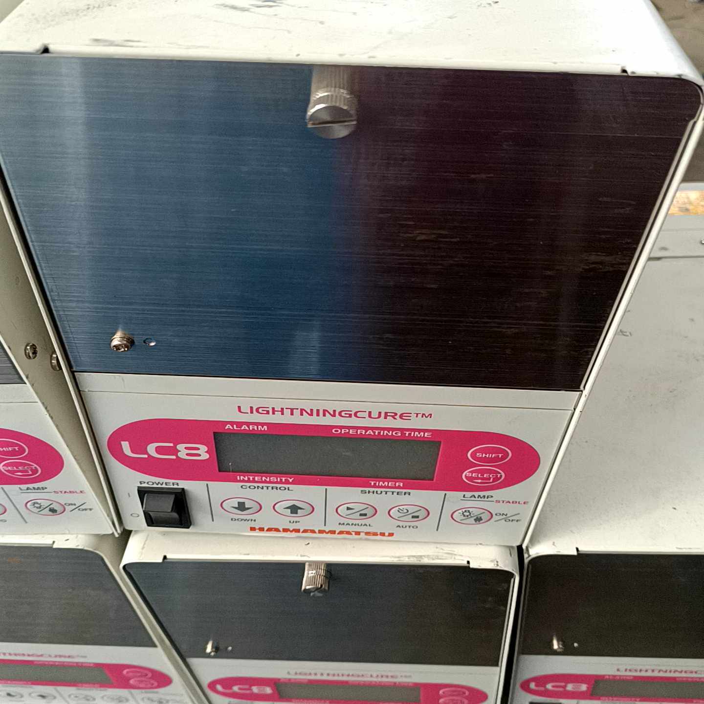 日本滨松LC8点光源固化机，拆机品，成色漂亮，功能完好，需要--