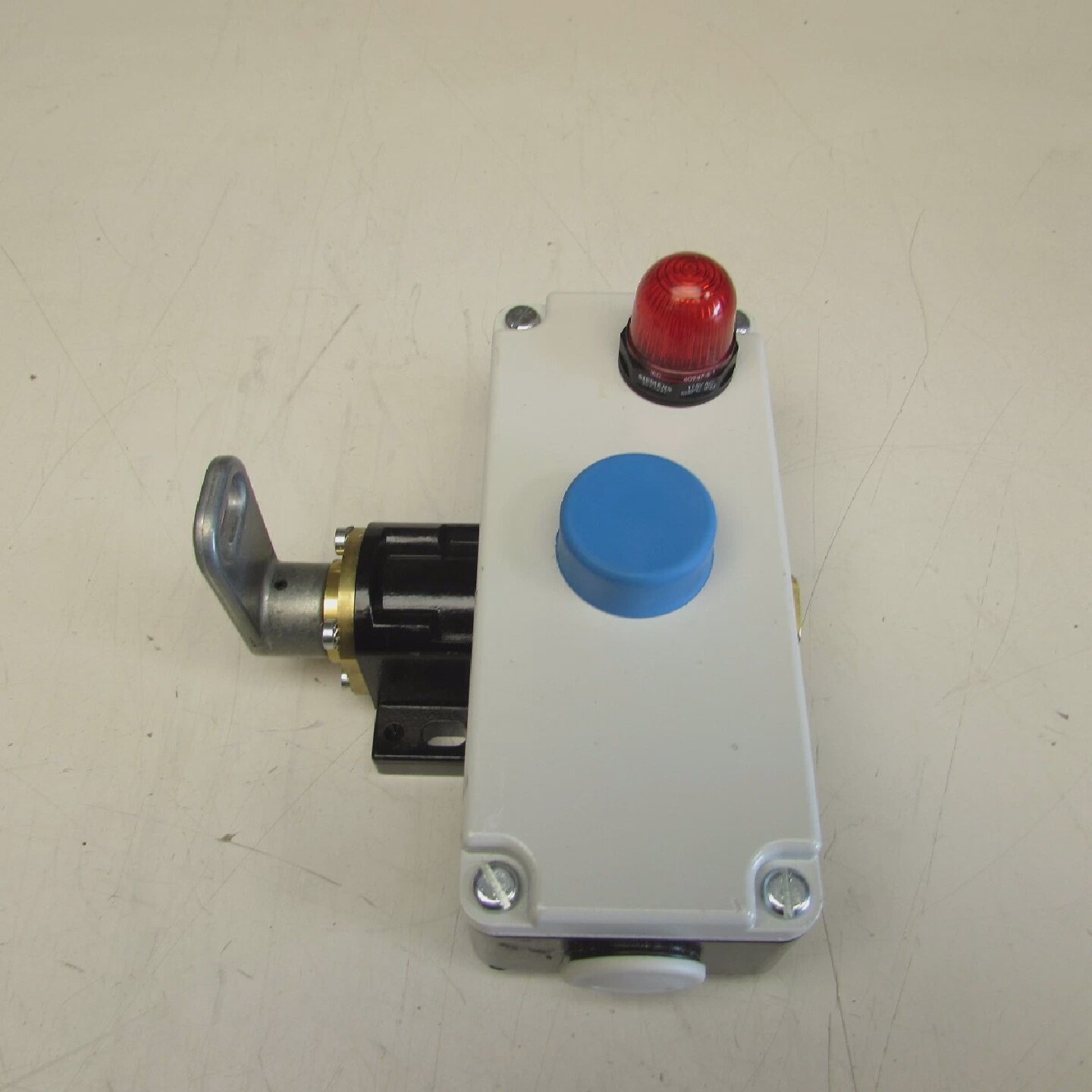 西门子3SE71601AE000AS1限量开关6A400V全新带盒优惠
