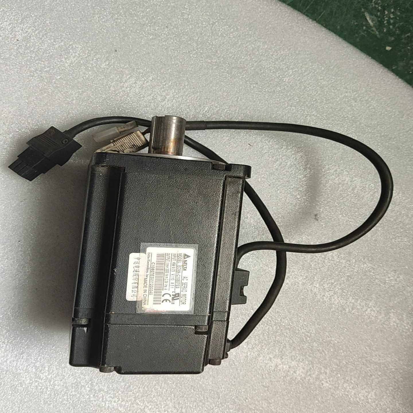 台达伺服电机ECMA-C10807ES  750W  实物图（地坛设备）