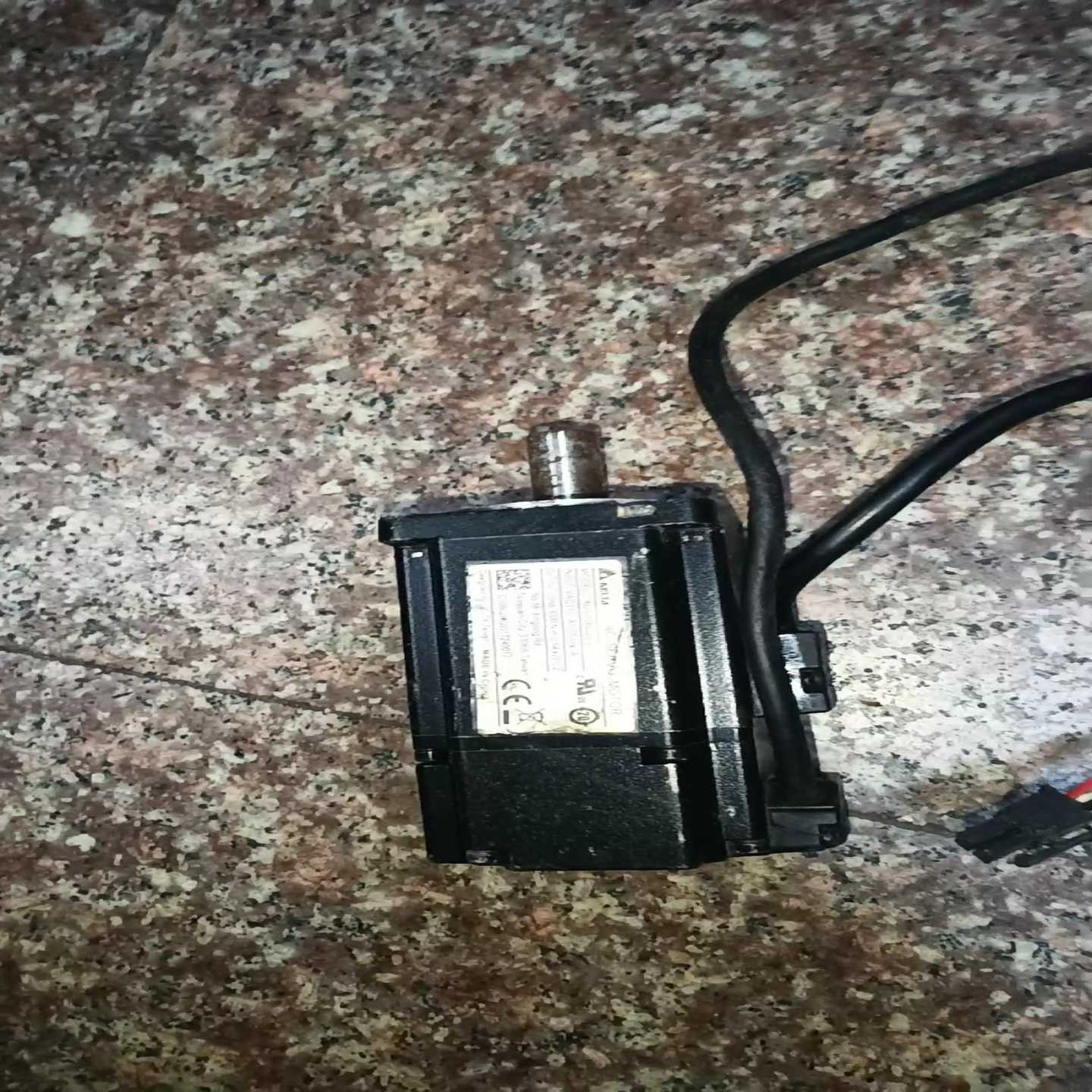 台达伺服电机DA2C10602RS   实物图 可直~询价