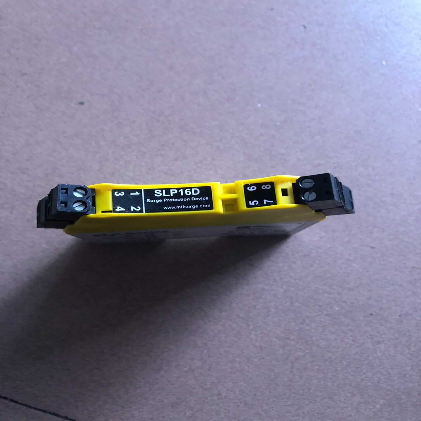 SLP16D英国MTL浪涌保护器。成色如图。的联系我（零零电子）