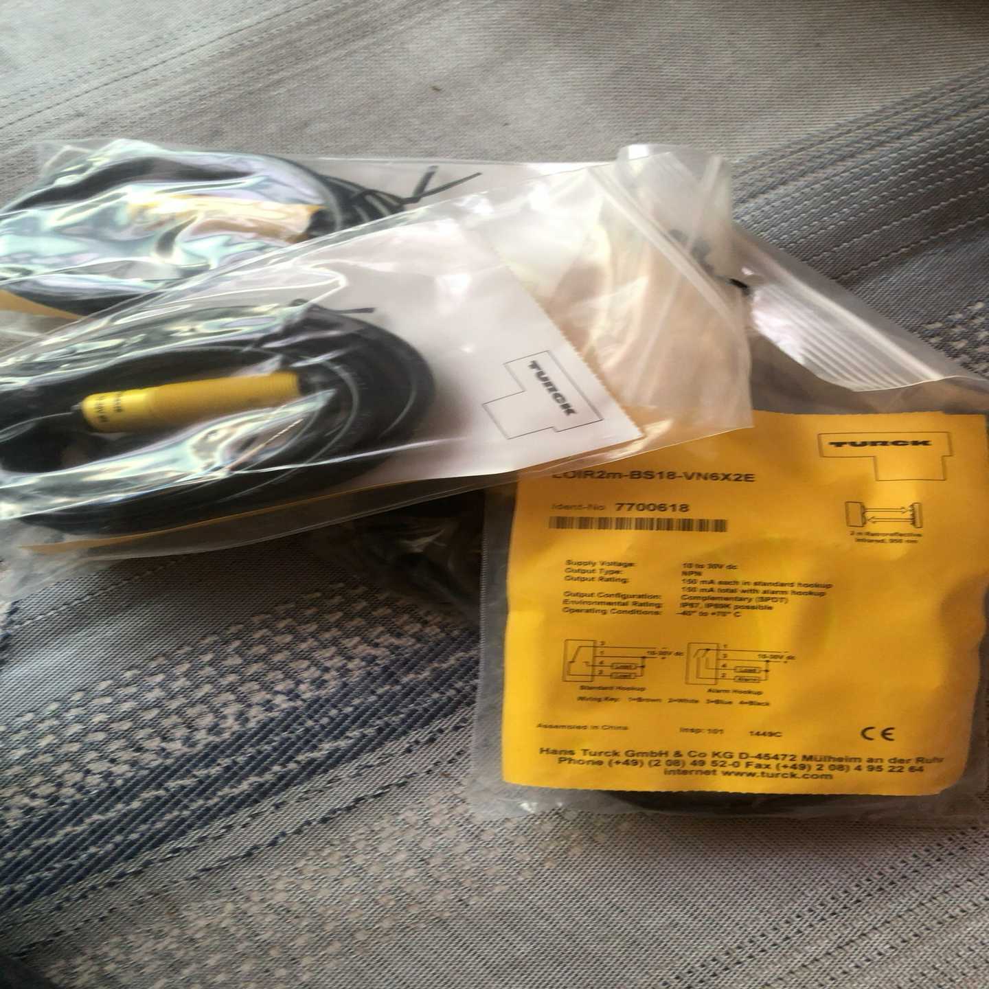 询价全新图尔克接近开关LOIR2M-BS18-VN6X2E，原装