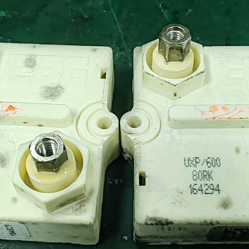 寻IEBG大功率电阻UXP600UF800RF