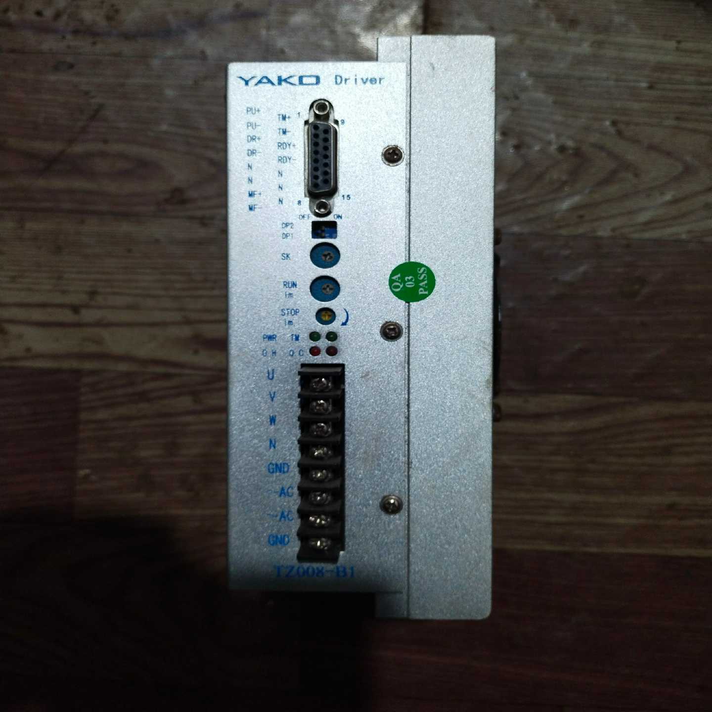 询价研控步进电机驱动器,型号TZ008-B1,成色如图,功能