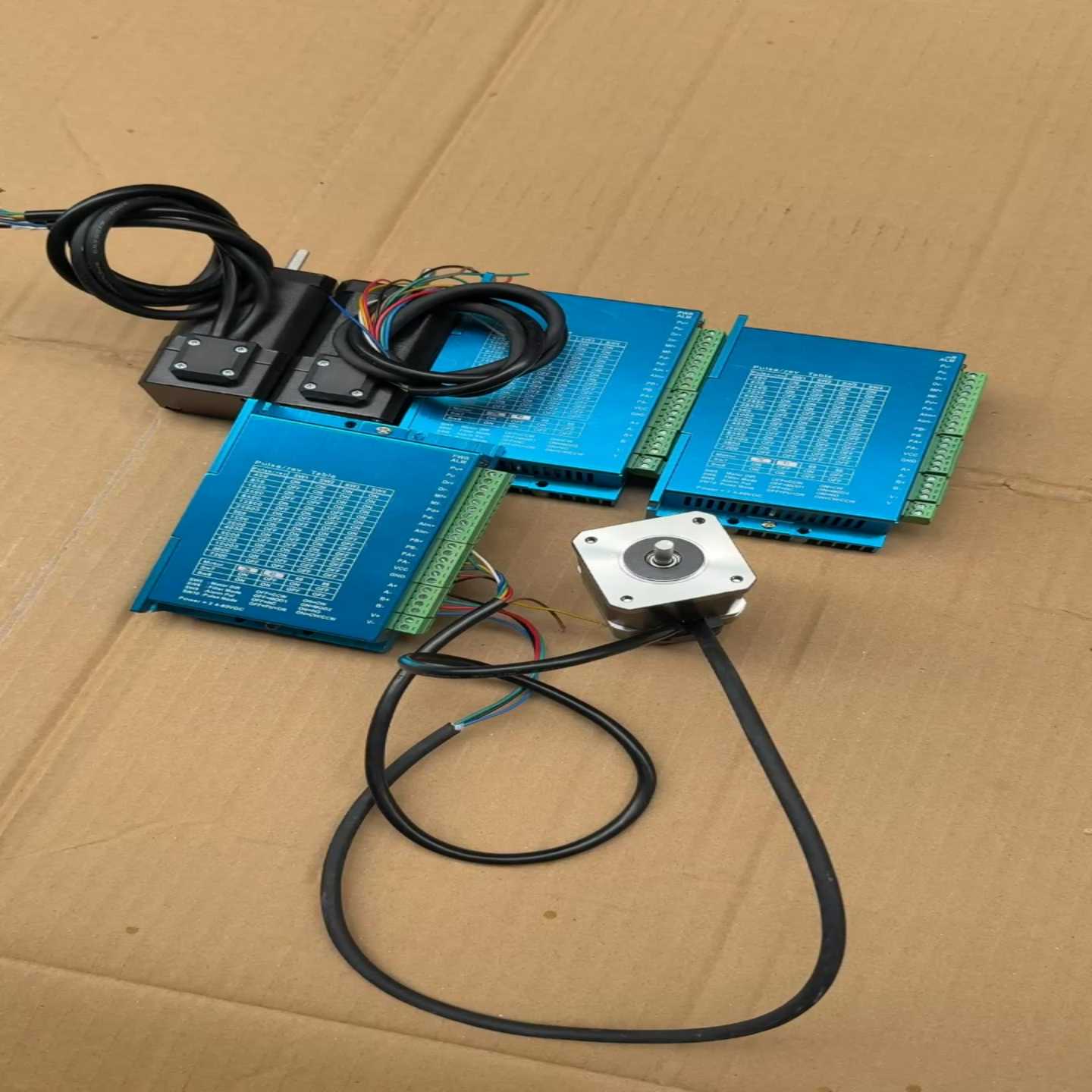 42闭环步进电机套装，驱动直流24-80V，脉冲型。电机总长询价