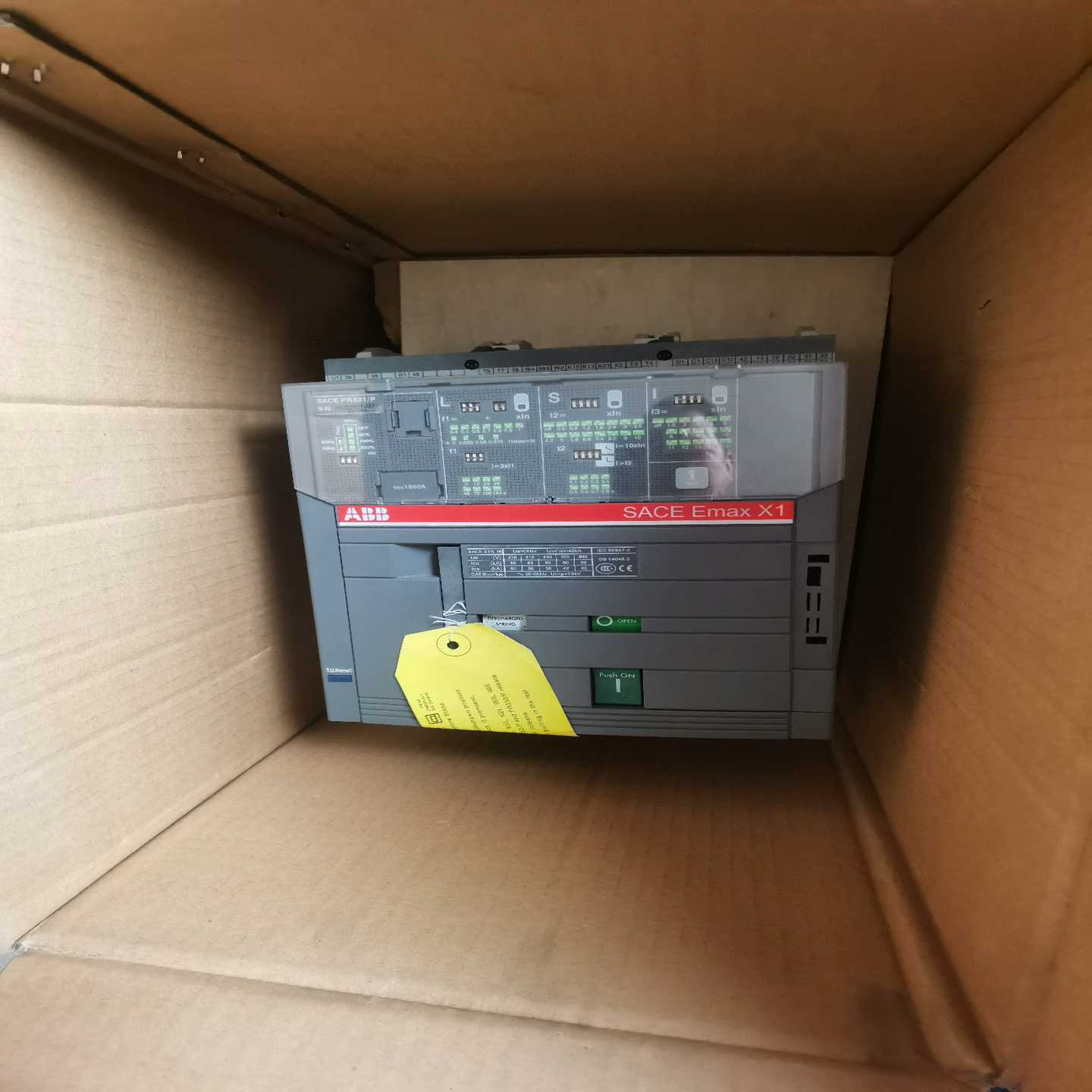 ABB断路器X1B16  1600A，，功能正常~询价