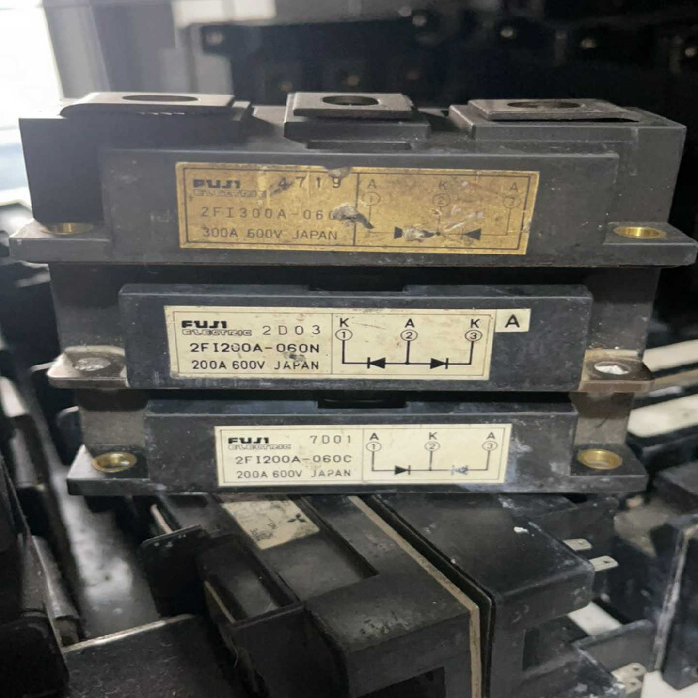 2FI200A-060C、2FI200A-060N、2FI3适用