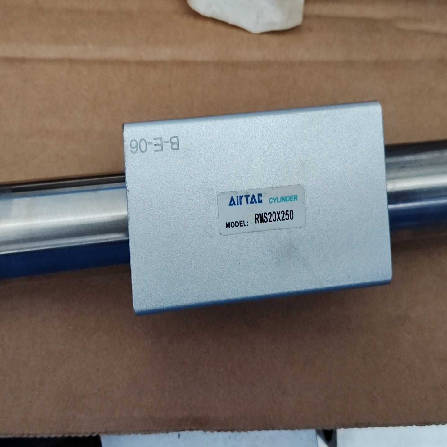 AIRTAC亚德客直线轴承，型号RMS20X250，不锈钢材-询价客服