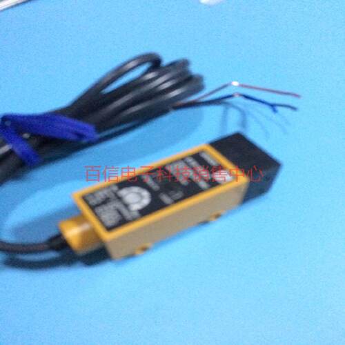 供应日本 E3S-R2B4光电开关传感器E3S-R2E4现货*
