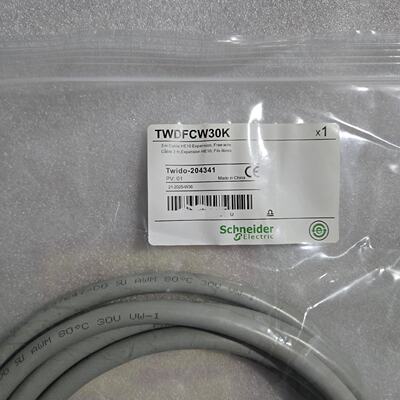 议价施耐德TWDFCW30K电缆线适用於扩展模块全新原装正品现货多套