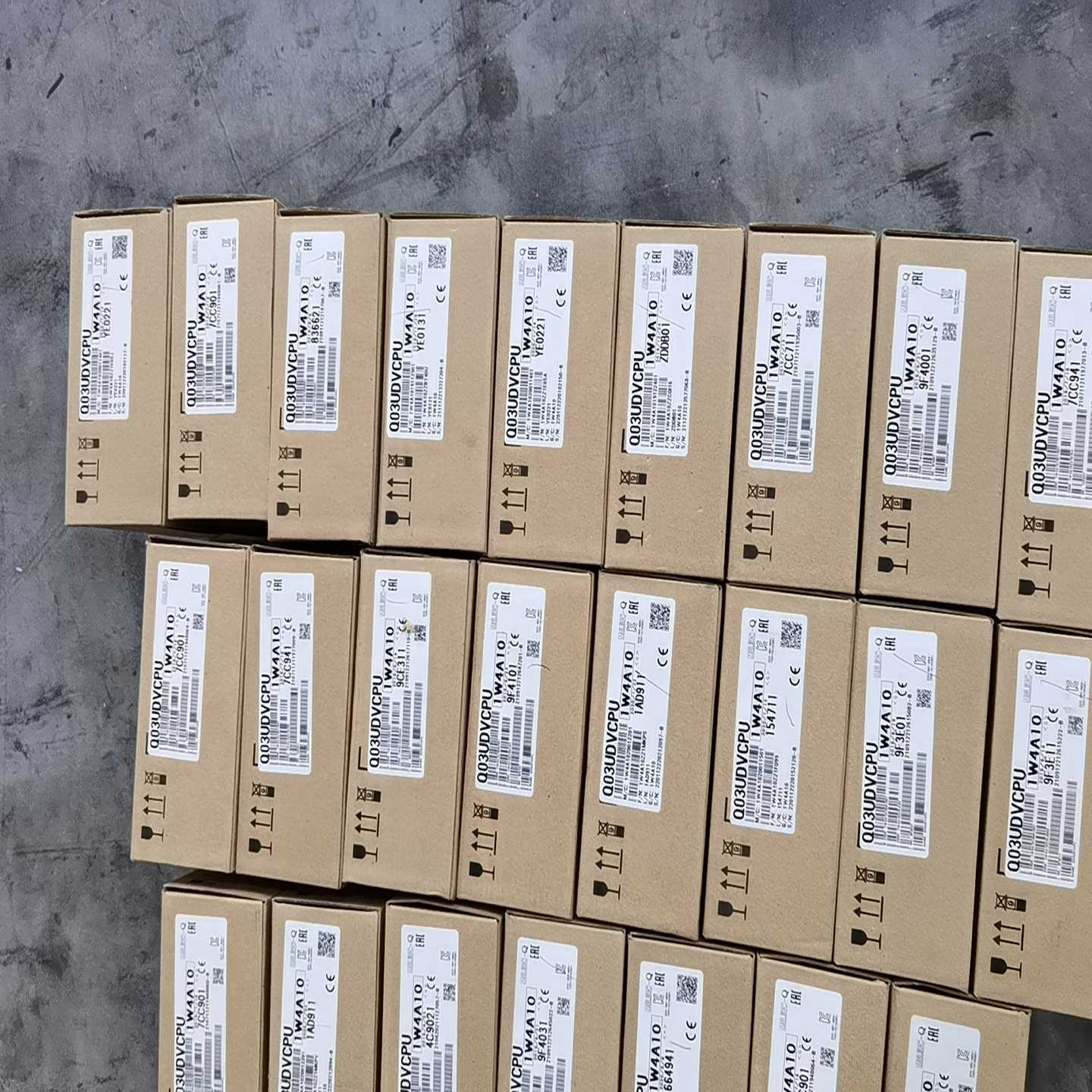 全新原装三菱PLC模块Q03UDVCPU，型号TW4A10--议价商品