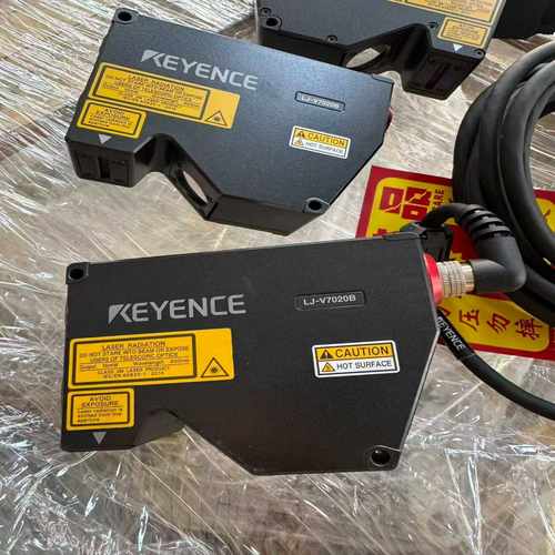 基恩士KEYENCE激光传感器LJ-V7020B，日本原装进--议价商品