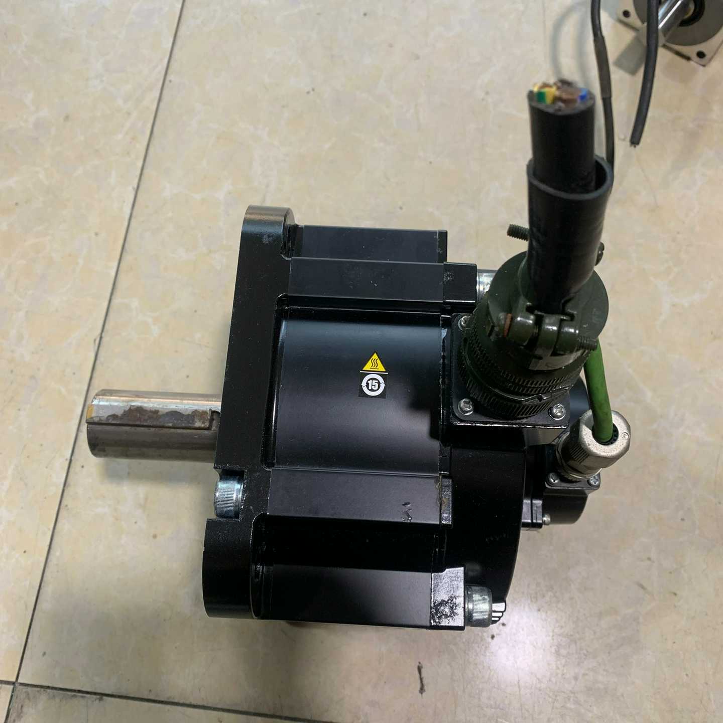 SGM7G-30AFC61安川马达2.9KW,成色如图,询价