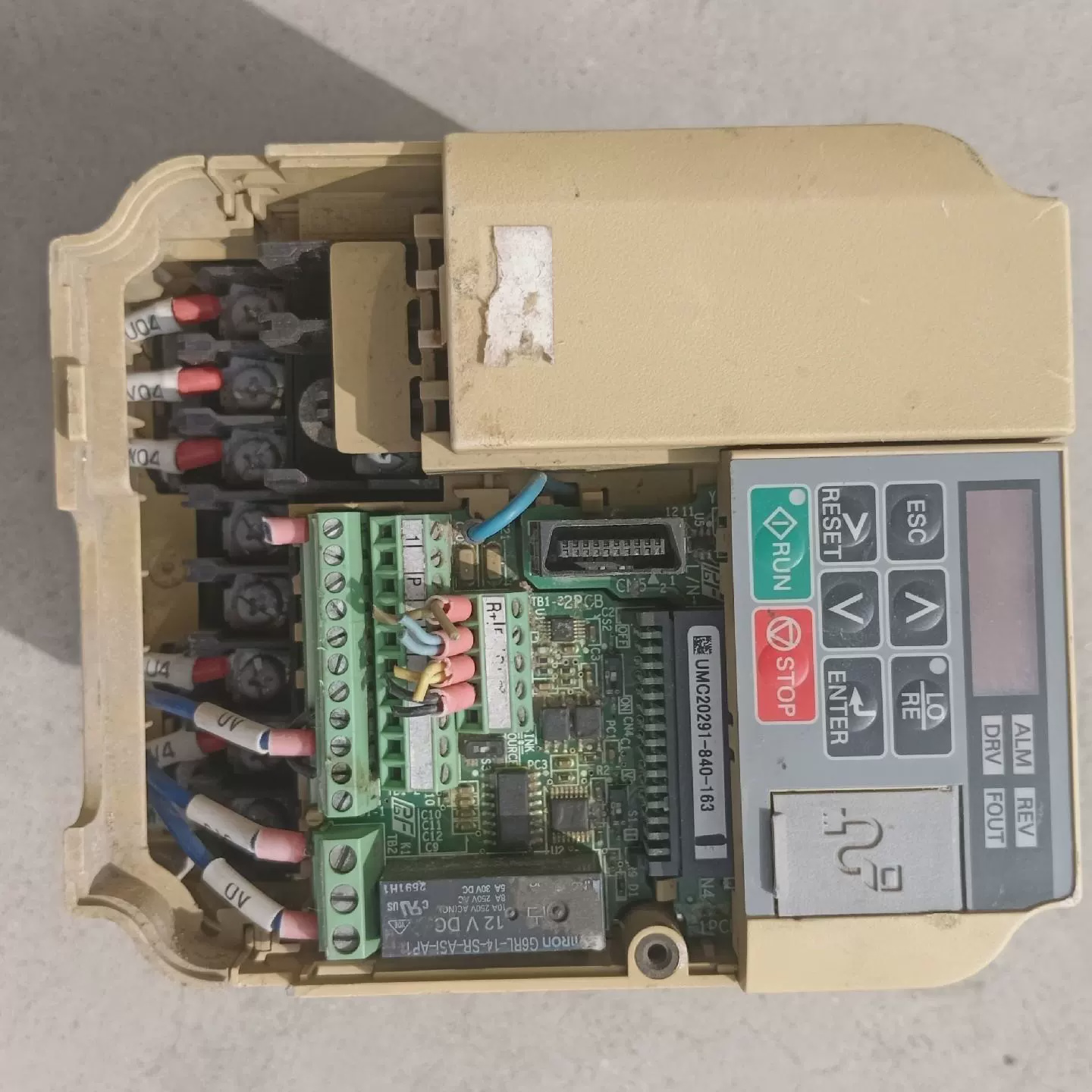 变频器型号CIMR-VB4A0004BBA