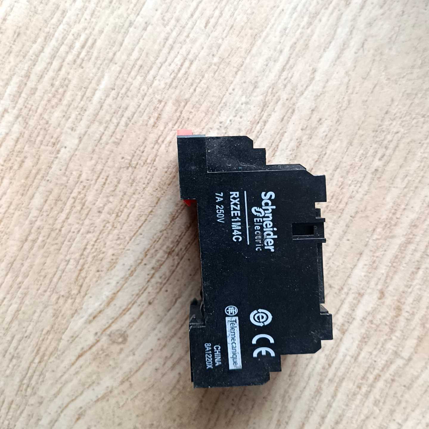 【议价】继电器底座rxze1m4c，4个，7个