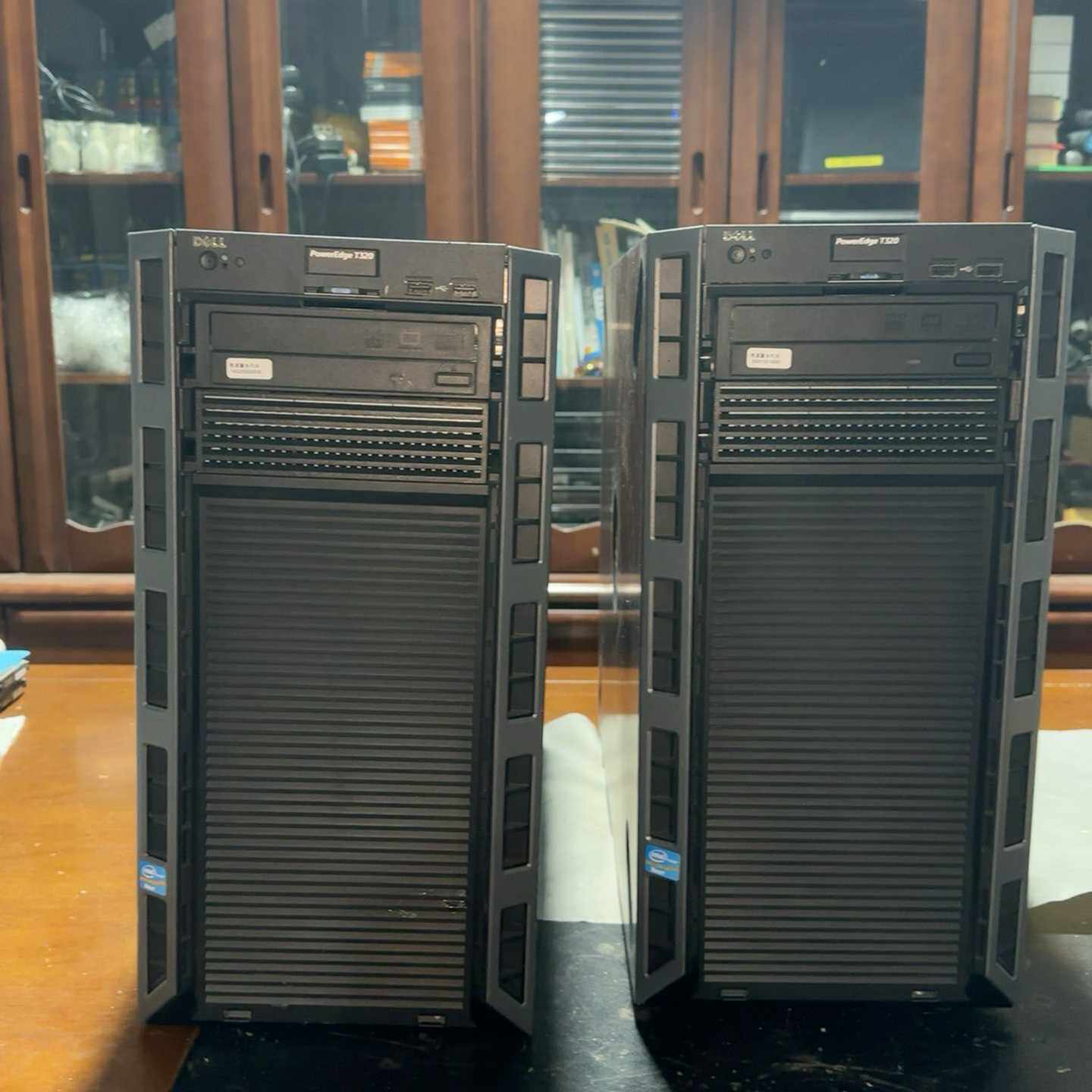 戴尔T320工作站 塔式服务器 功能一切正常 实物图拍摄 需~议价
