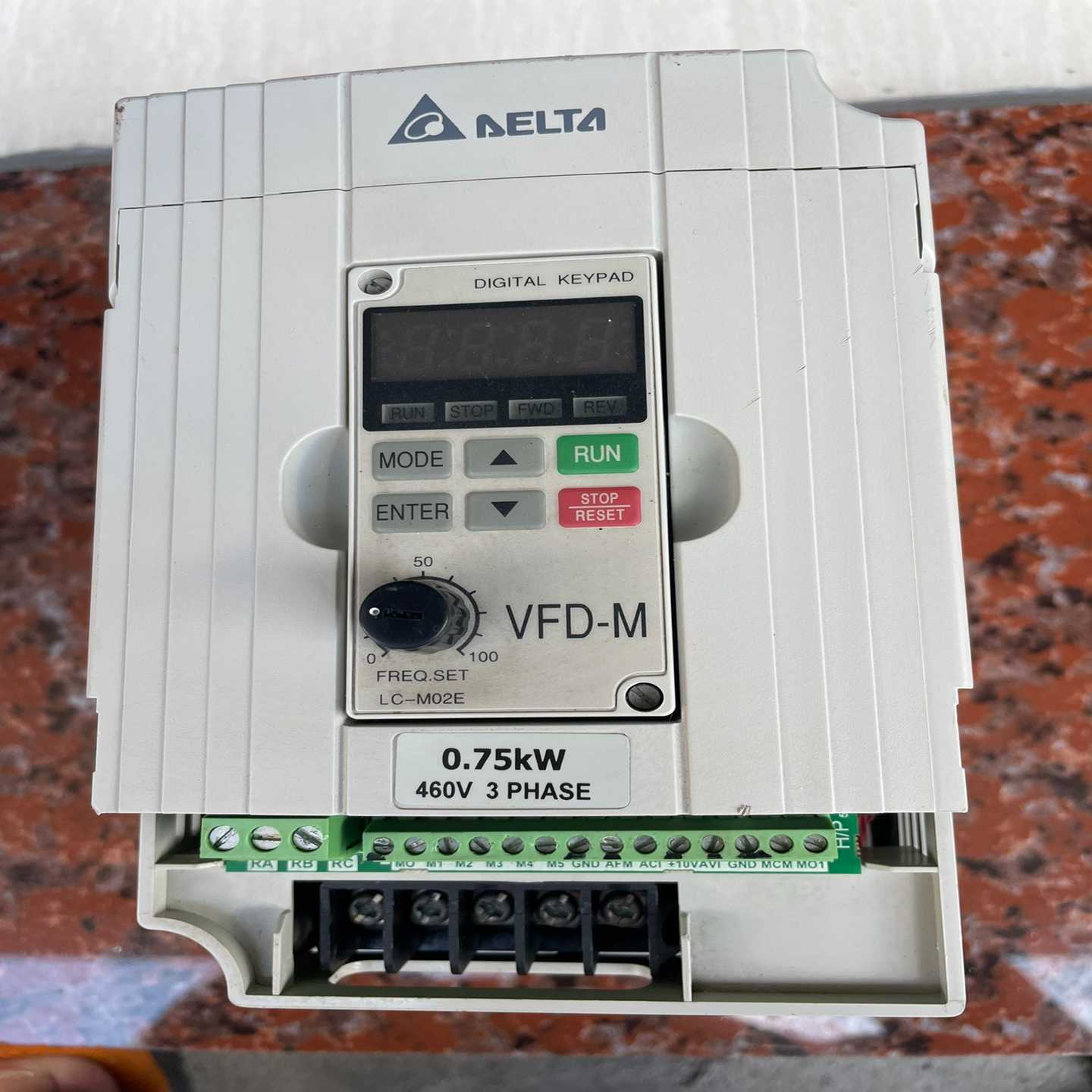 变频器台达变频器型号VFD007M43B，功率0.75kw，~询价