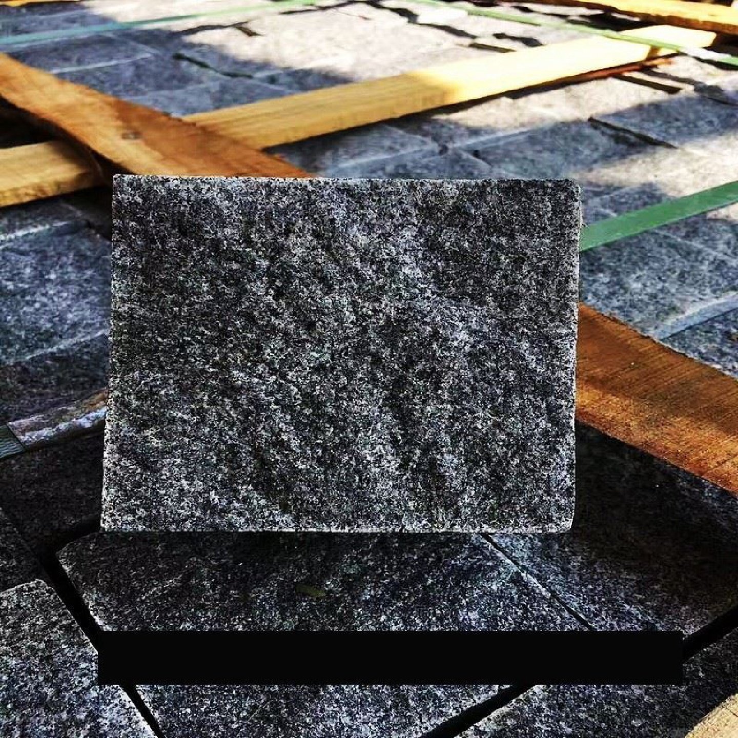 天然黑色莱姆石仿古民宿餐厅室内户外地砖文化石花园庭院地铺石材,五金/工具,高压接地开关,淘宝优惠券,粉丝福利购,淘宝优惠卷