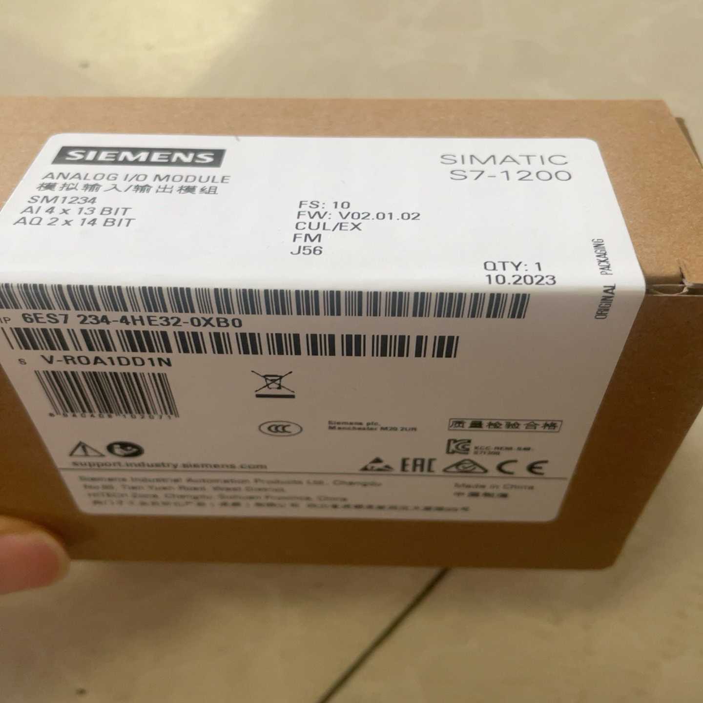 6ES7234-4HE32-0XB0，未拆封，保内，~议价