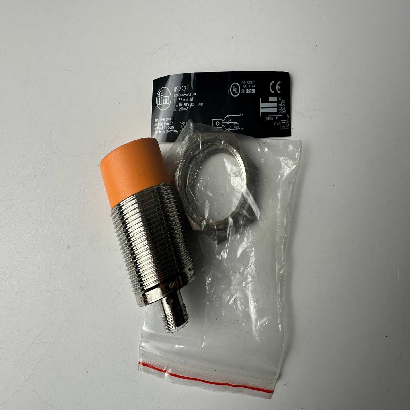 易福门IFM接近开关IIS227，库存全新现货，包装袋破了，--议价商