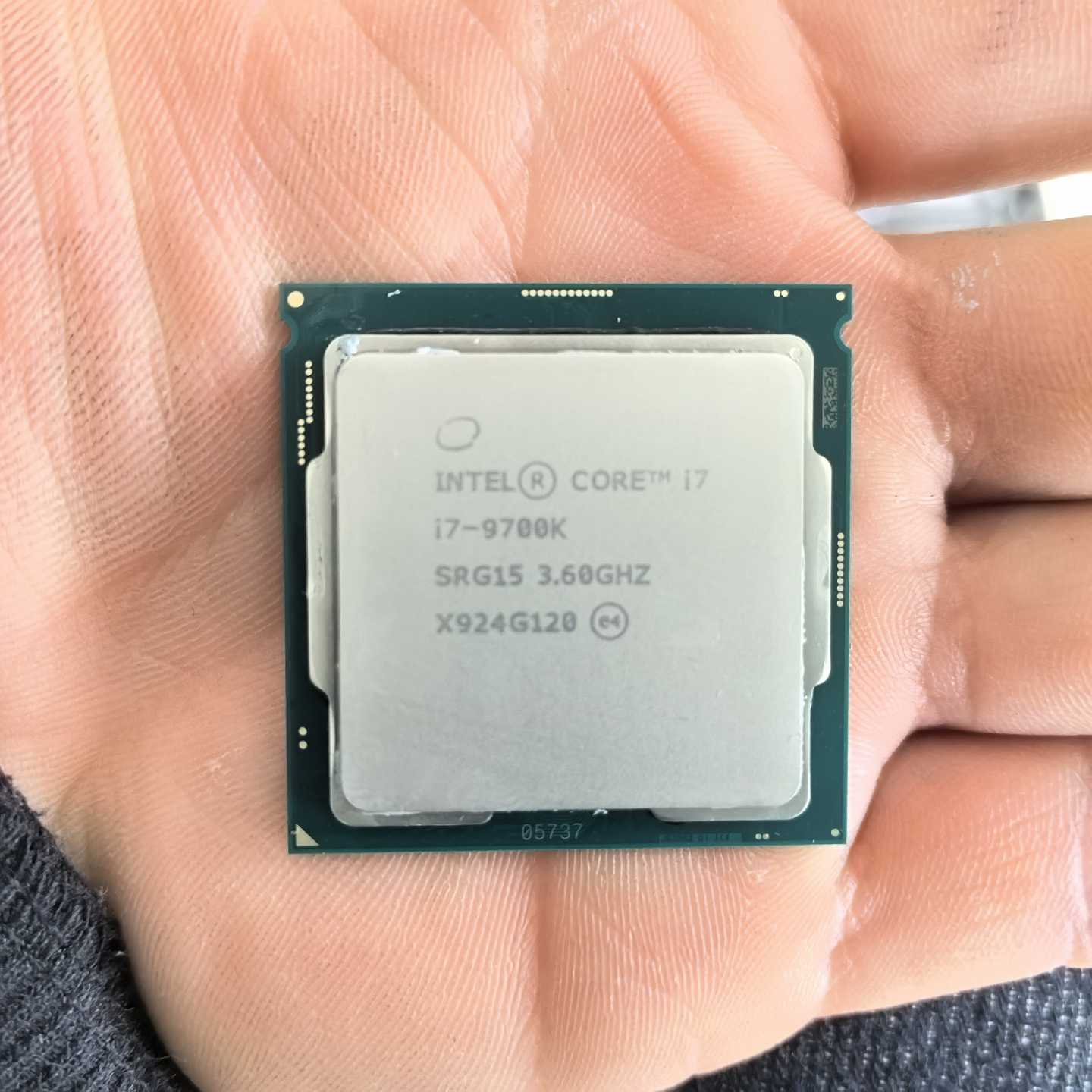 i7-9700K正式版cpu通道齐全--议价商品