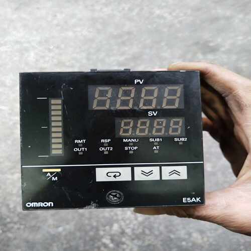咨询-温控器E5AK-AA203FB货实图