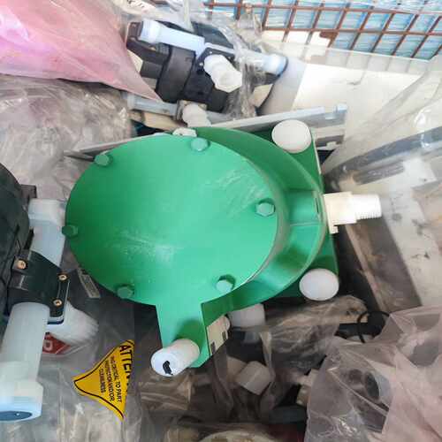 询价PS-40MA隔膜泵，型号LPW8，绿色外壳，白色接头，全新
