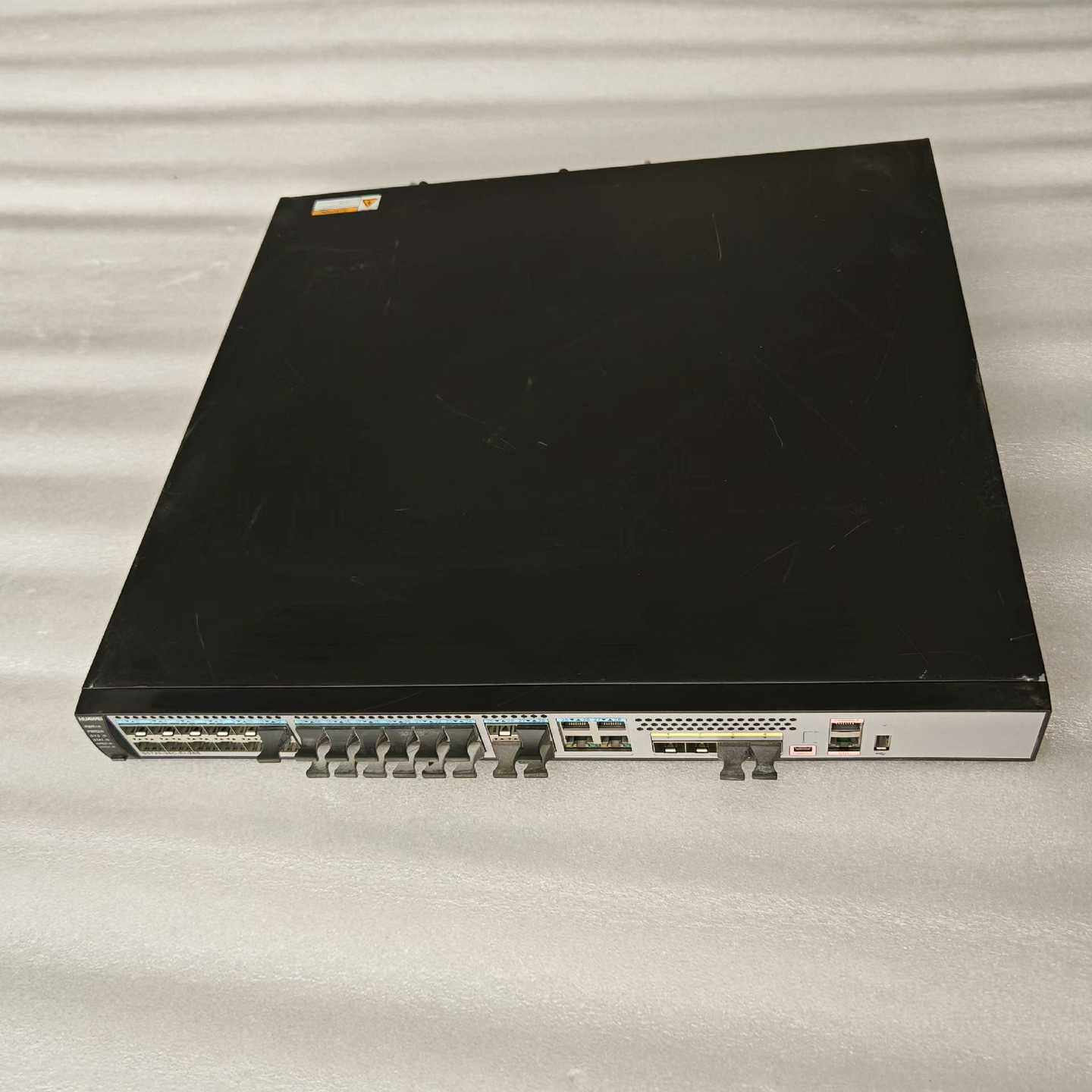 华为S5720-36C-EI-28S交换机，单电源，28口千