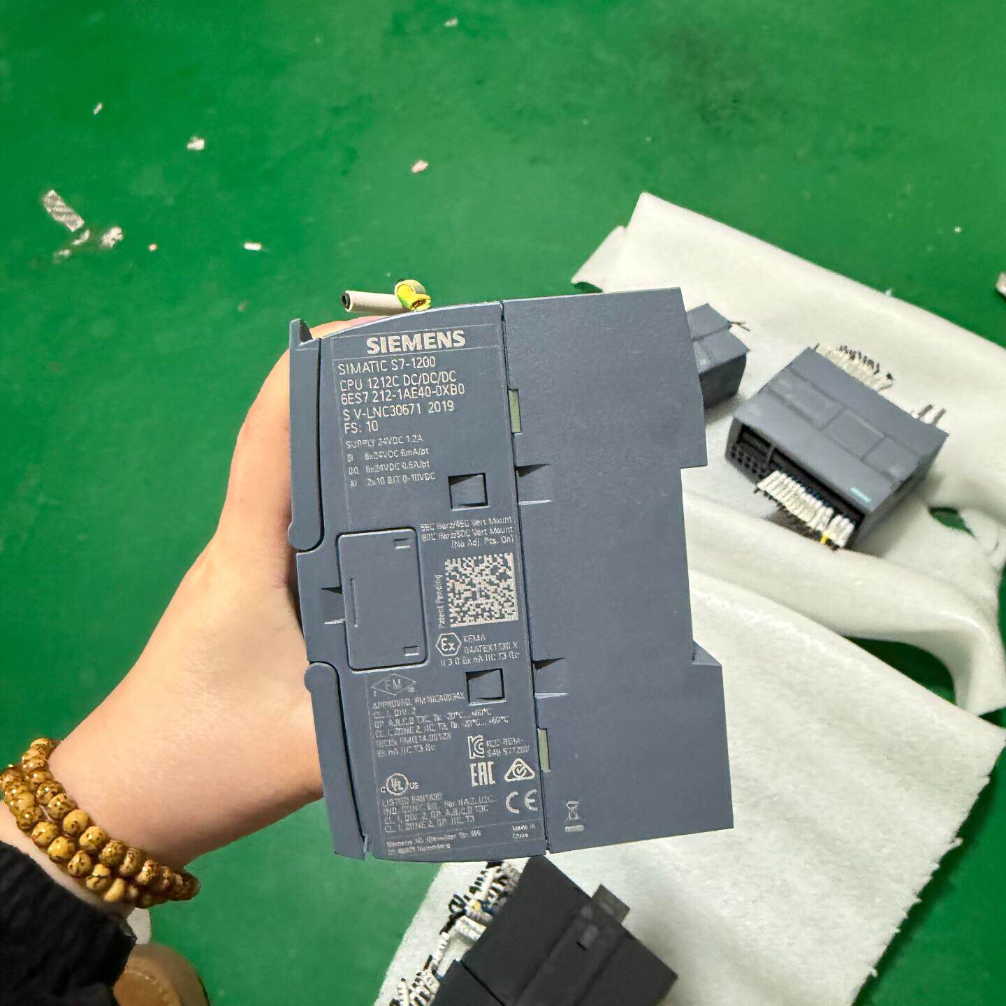 6ES72121AE400XB0西门子S71200