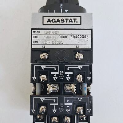 Agastat E7014AE003 Time Delay Relay 120V 60Hz 30300 Sec
