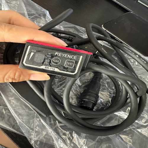 基恩士激光传感器SR-710【卡奥电子】