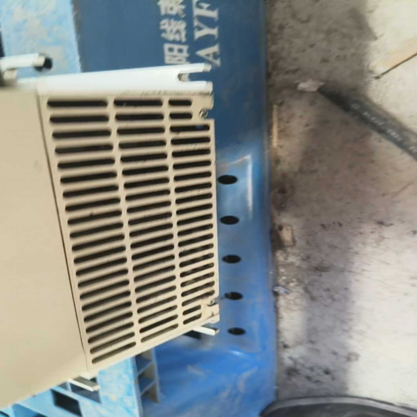 台达B系列11KW变频器一台，成色自定义，功能包好，下壳裂点--议