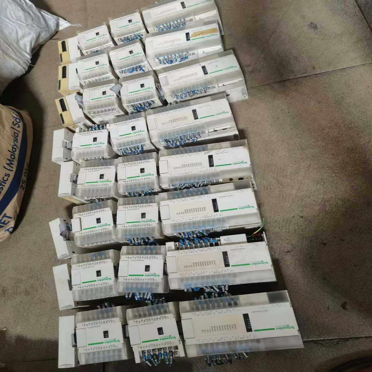 【包邮】施耐德M218系列PLCTM218LDA24DRN--议价商品