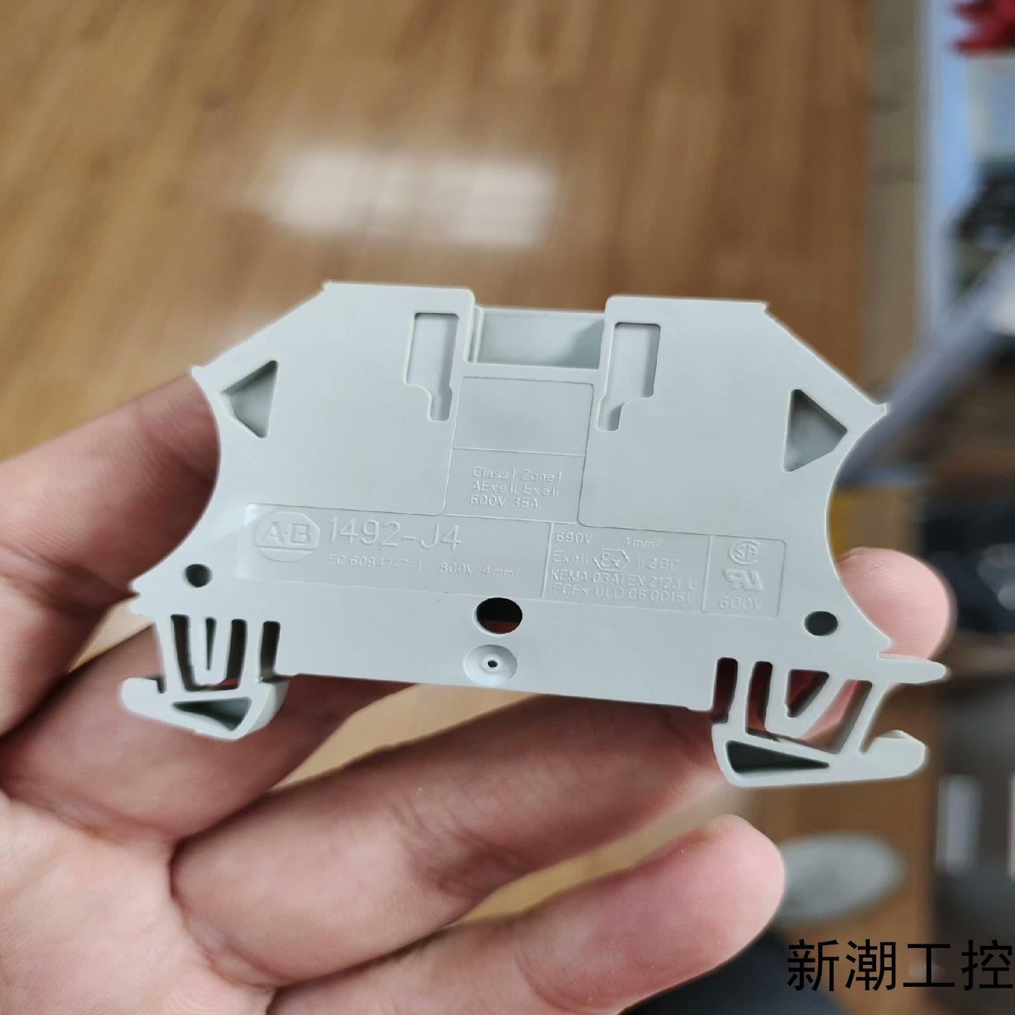 1492-J4  A-B模块原装拆机成色很不错呢需要请先议价商品