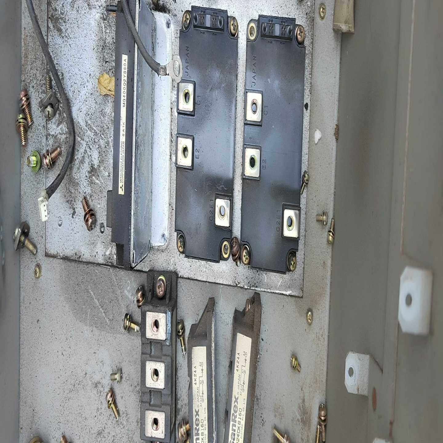 MG400Q2YS6Y0A2个包上机议价（零零电子）