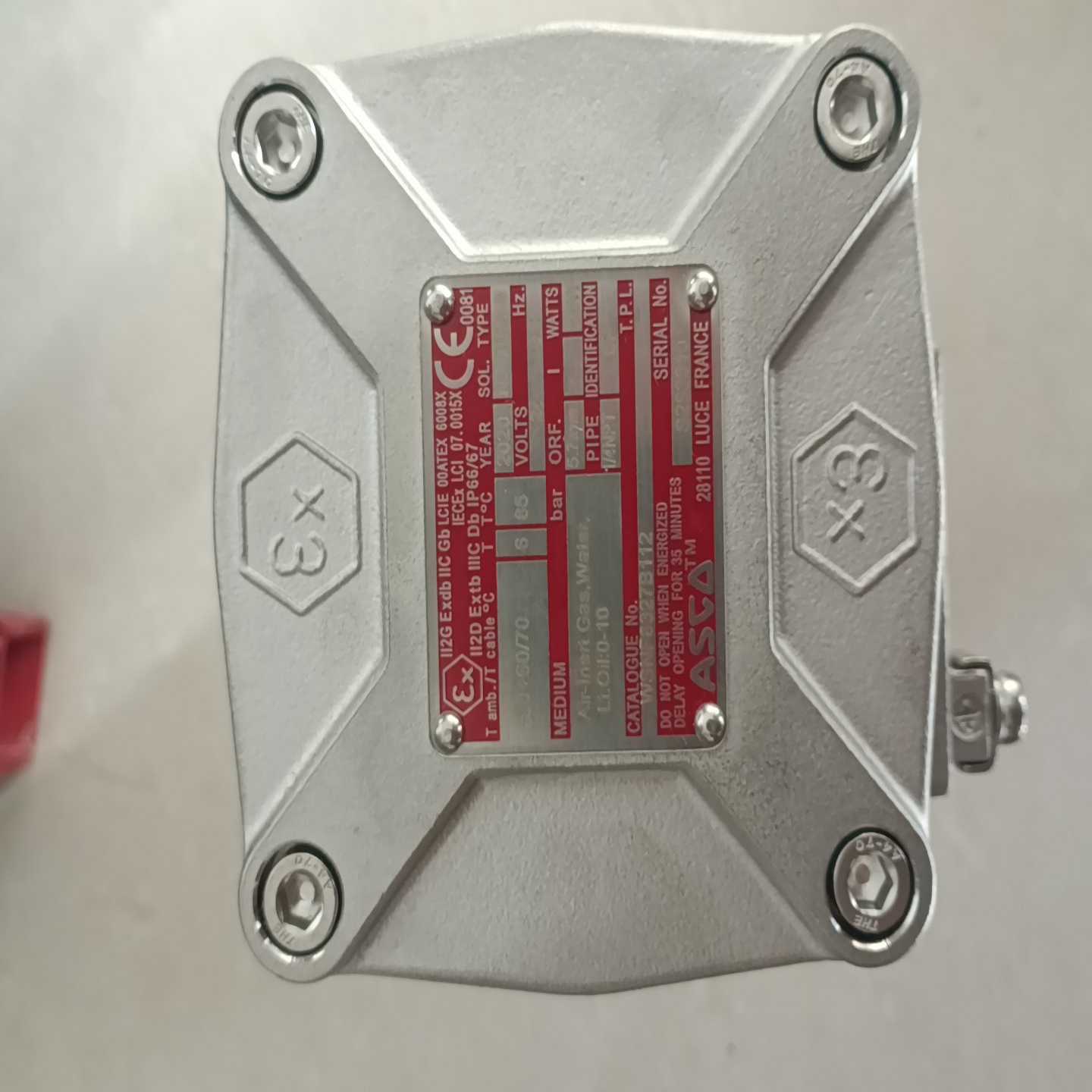 询价全新带包装正品ASCO电磁阀WSNF8327B112。20年