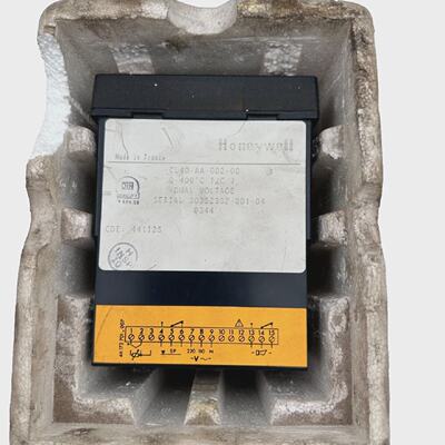 Honeywell CL40AA00200 0400 Dual Voltage