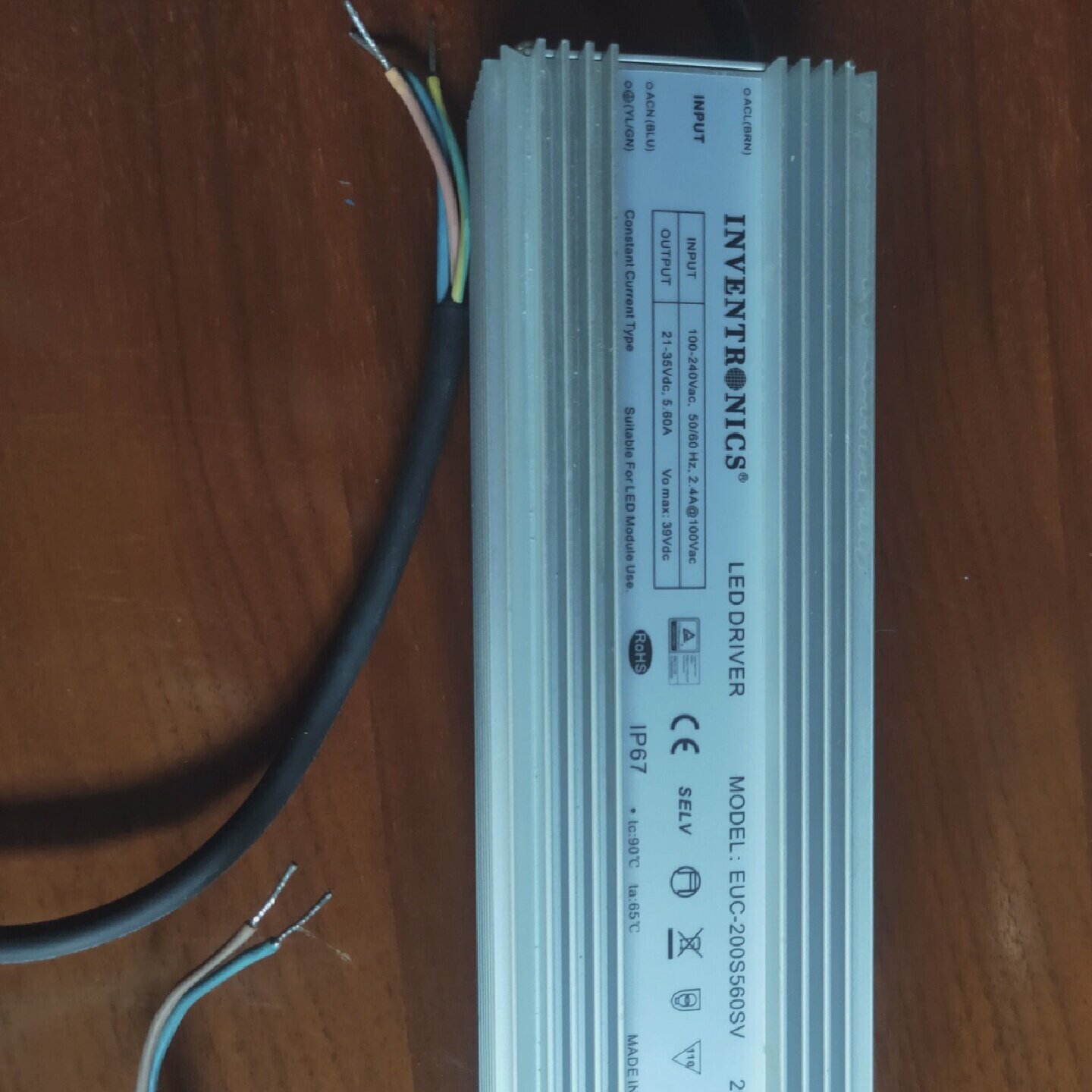200W英飞特恒流防水电源EUC-200S560SV输出21-35V5.6A