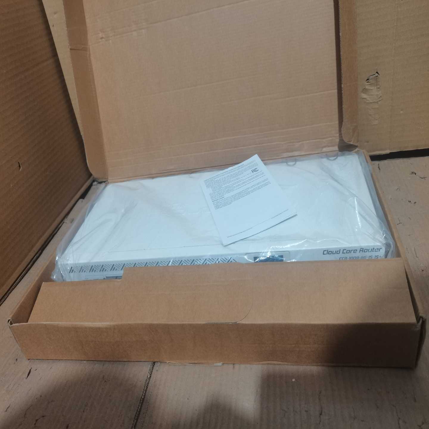 全新Mikrotik万兆路由器CCR1009-8G-1S---议价商品