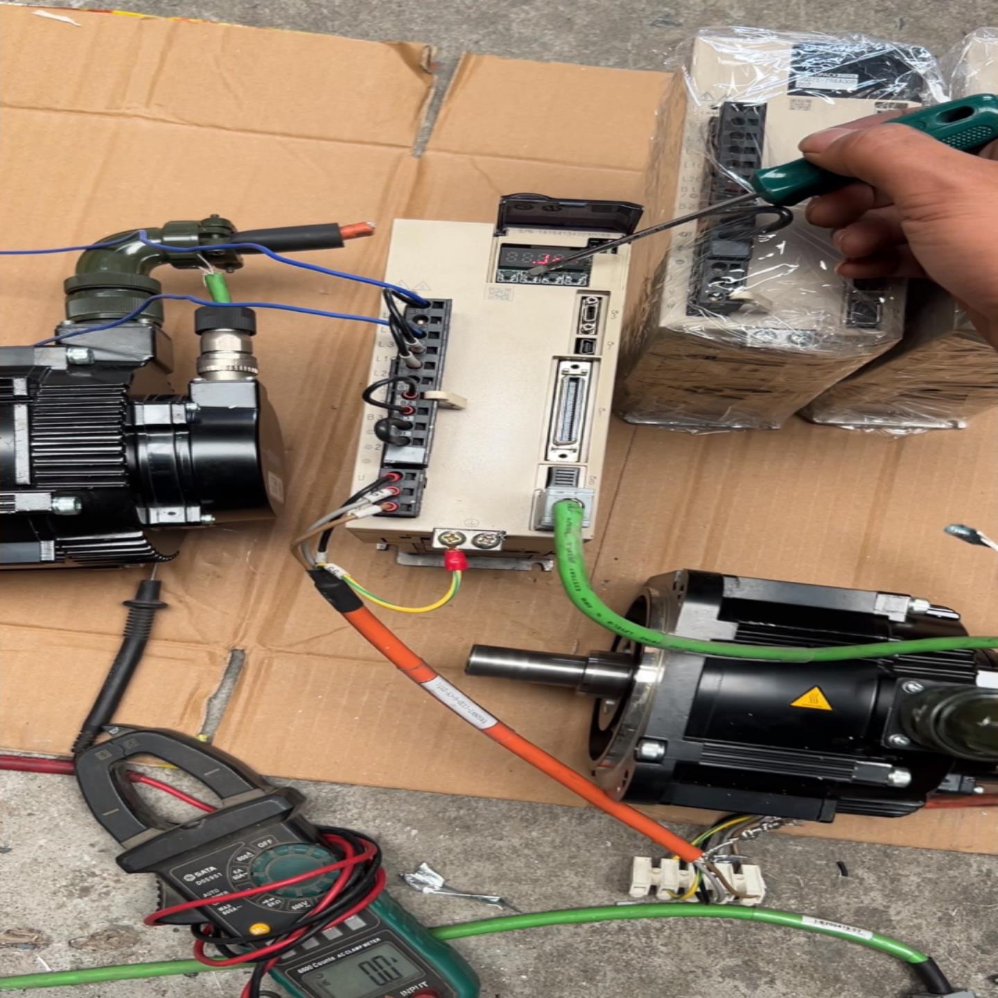 安川七系伺服驱动器SGD7S-7R6A00A0021--议价商品