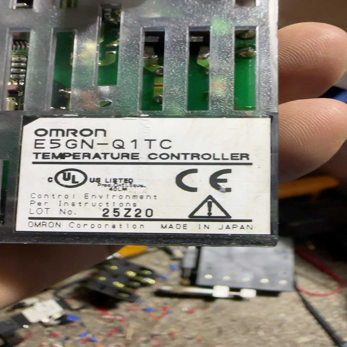 温控器E5GN-Q1TC  100~240∨~询价
