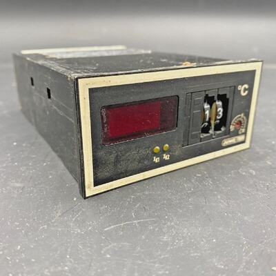 1Pc X JUMO TRON HROW48DID2ES Temperature Controller For PT10
