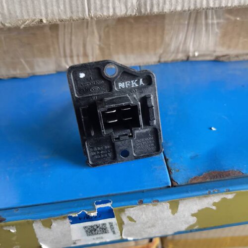 适用起亚K2新瑞纳新款福瑞迪鼓风机电阻手动空调冷暖风机智跑秀尔