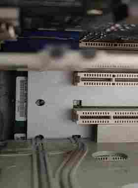 售前询价IBM P52A 42R7425  44V2787 42R7里海电子