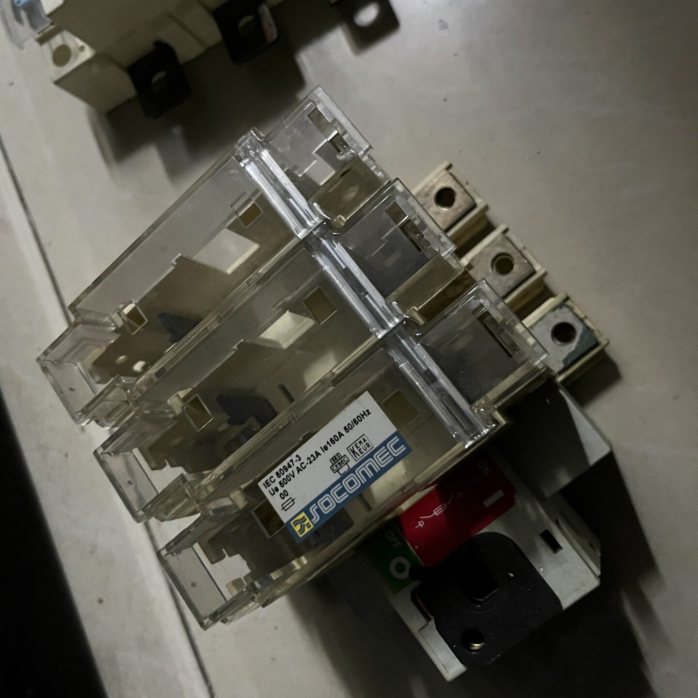 SOCOMEO溯高美隔离开关1SIRCO400ADC27D